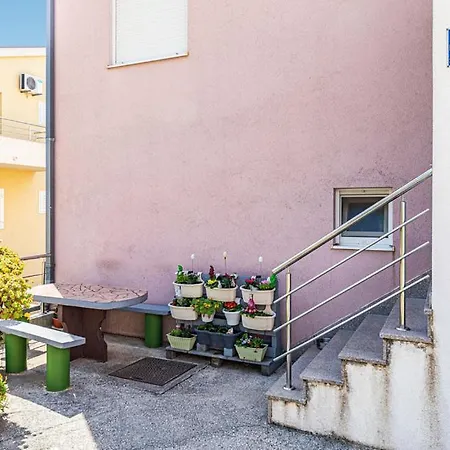Lenko Apartment *